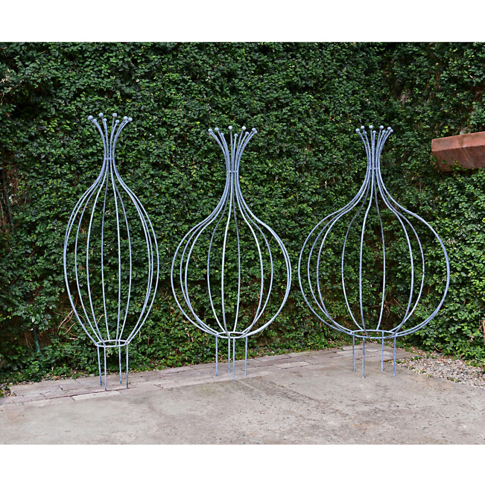 Garlic Shaped Topiary Form