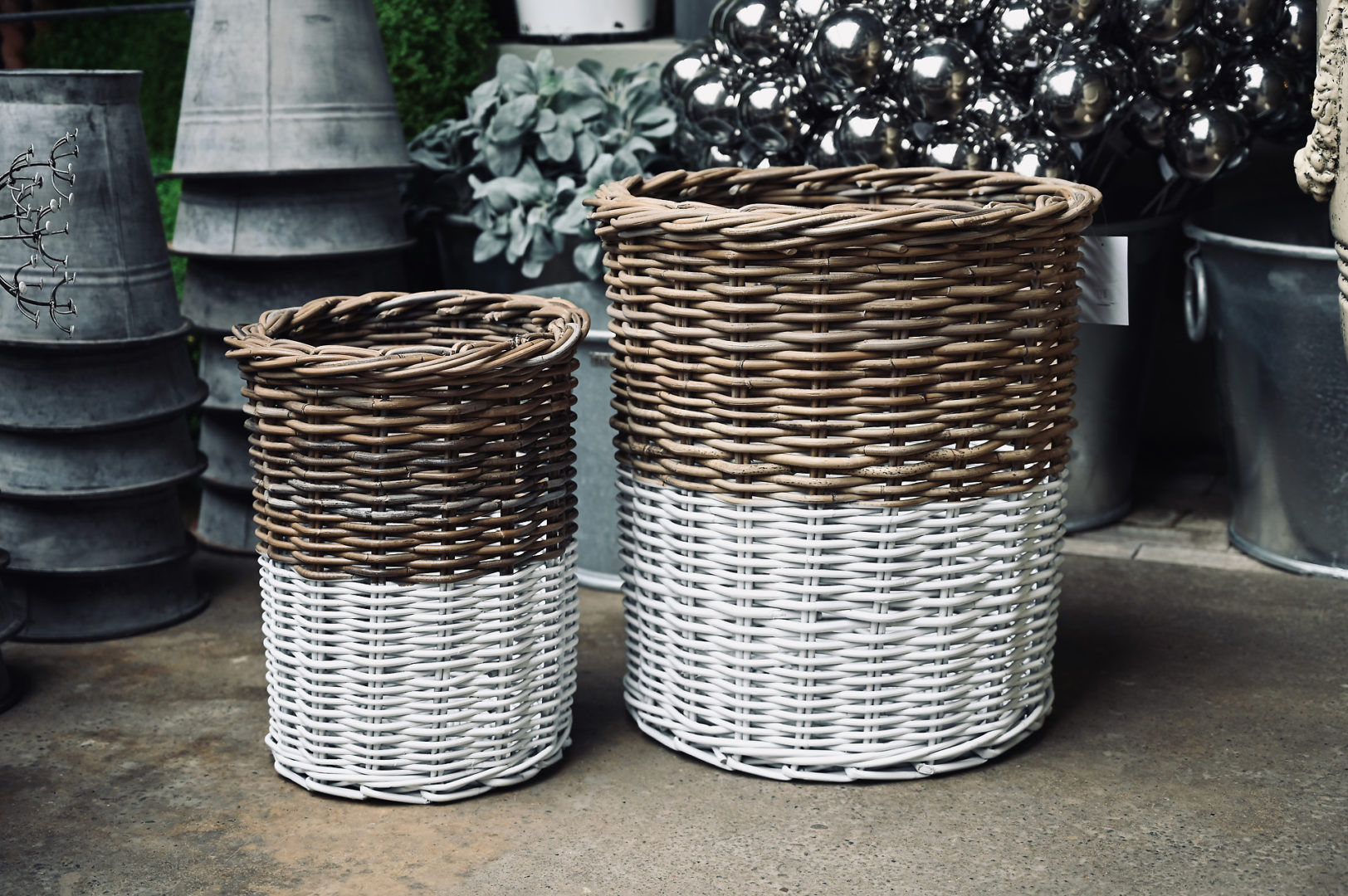 English Glenweave Baskets – Tall Round White Bottom