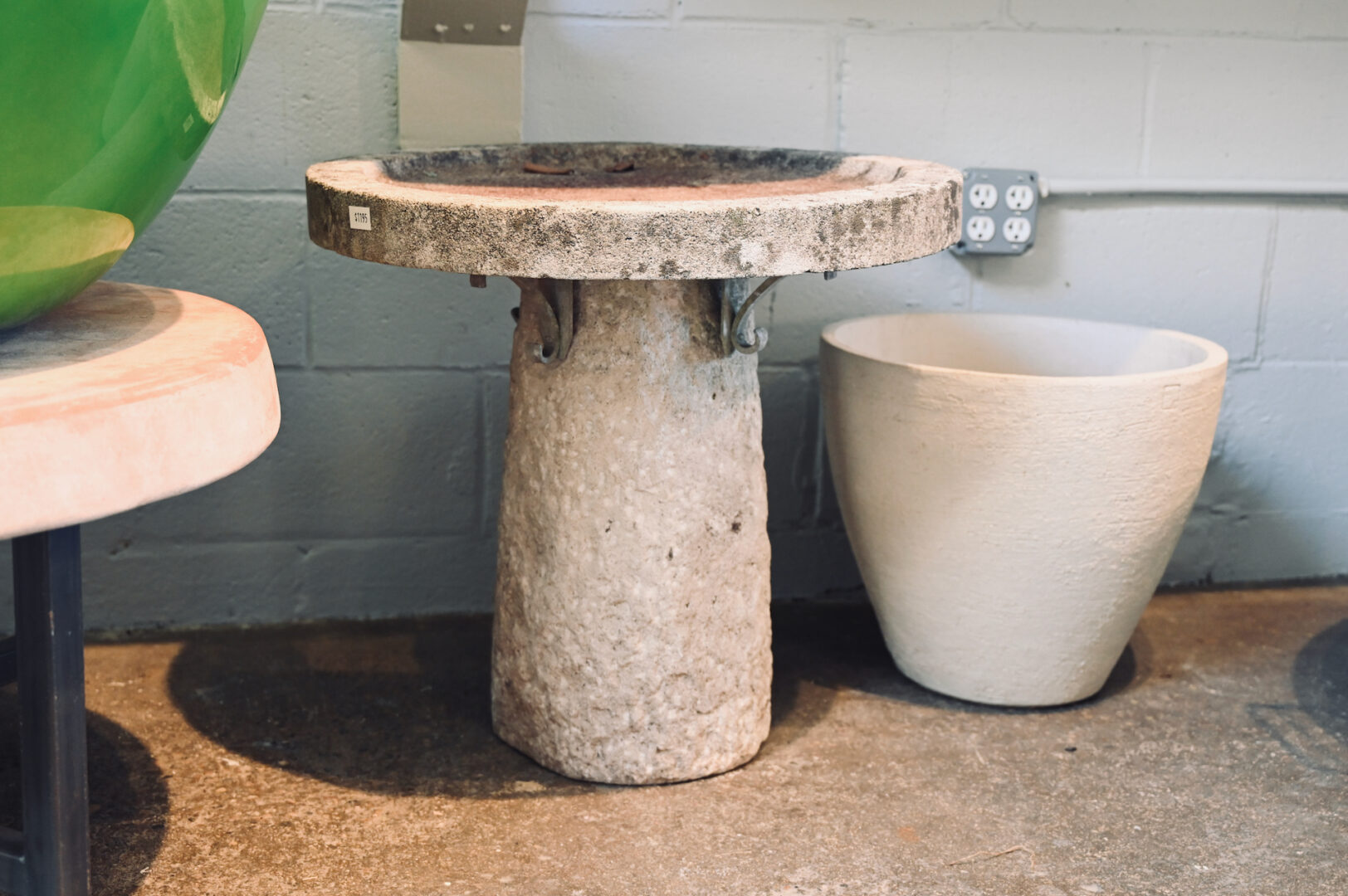 English Round Birdbath with Brackets