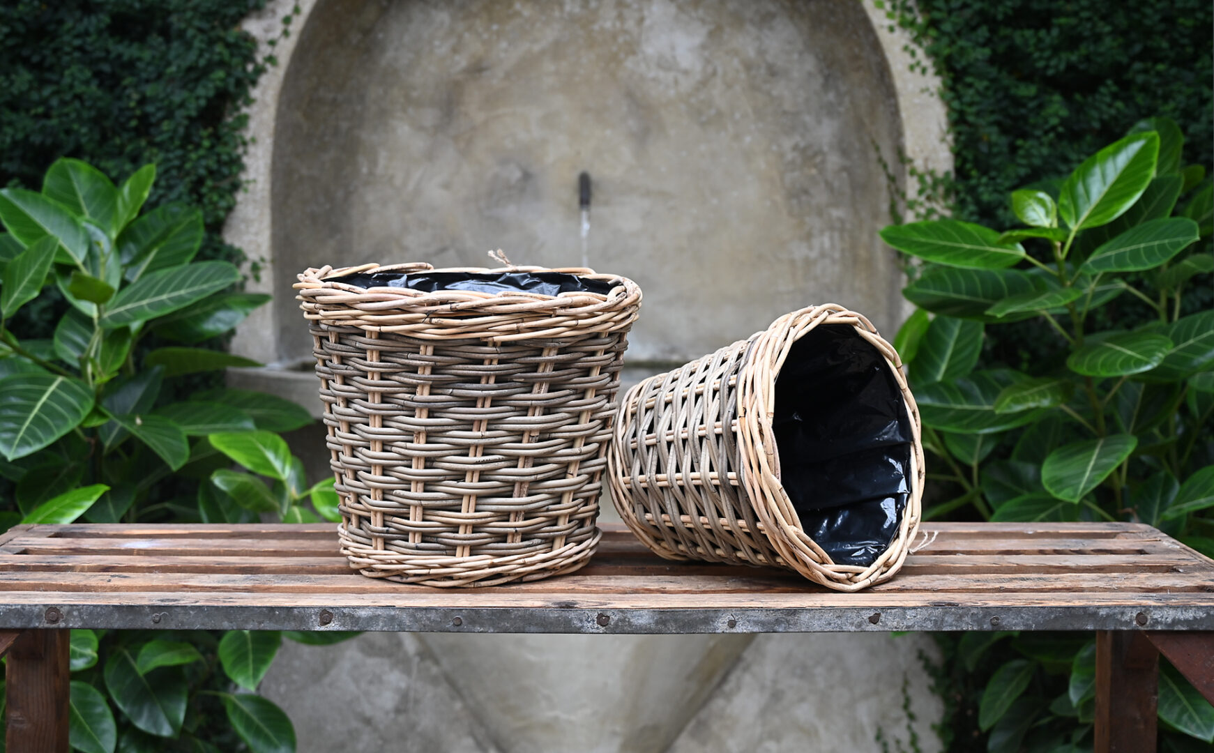 Two Tone Round Basket Planters
