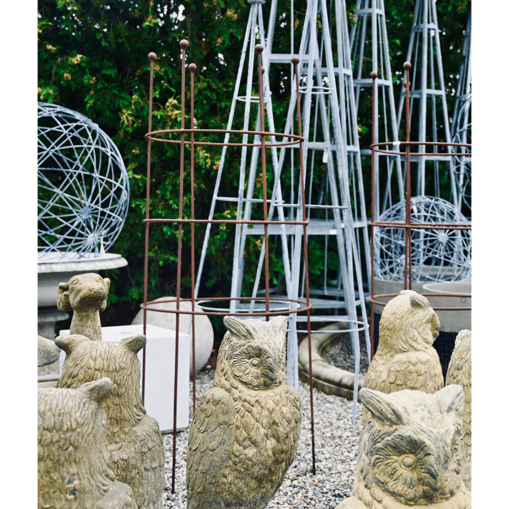 Round Trellis with Ball Finials