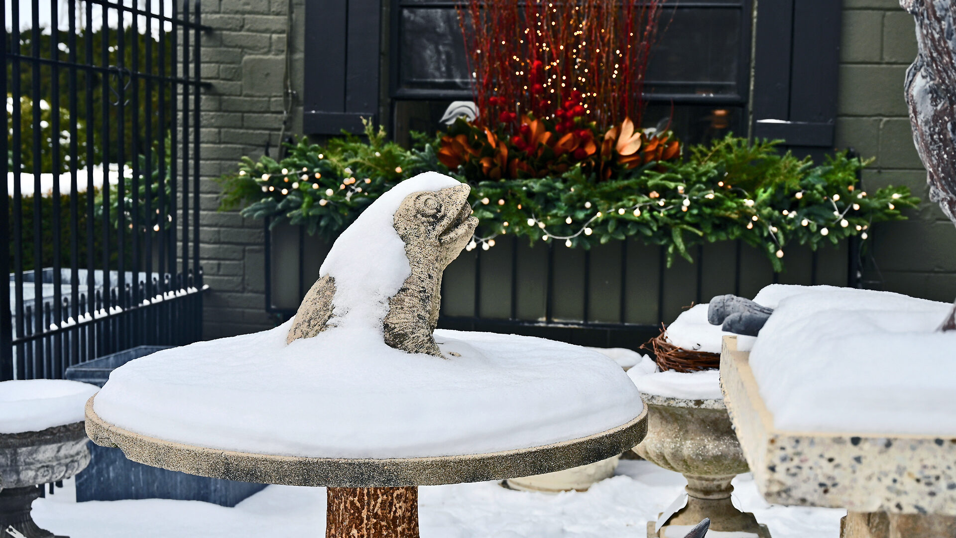 English Frog Sculpture of a Significant Size - Detroit Garden Works