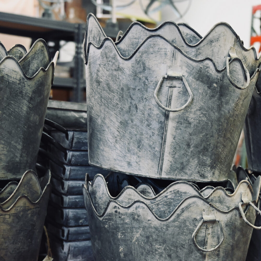 Wavy Top Edge Bucket