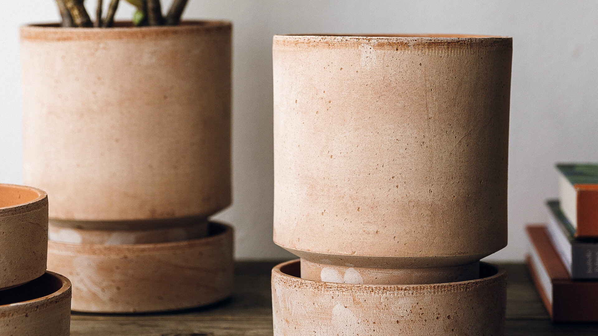 The Hoff Pot with a Raw Saucer - Detroit Garden Works
