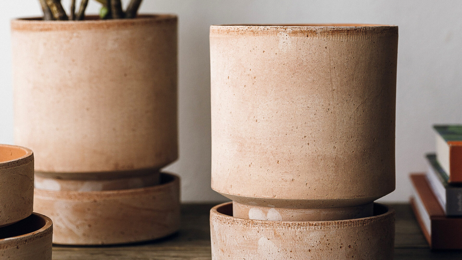 The Hoff Pot with a Raw Saucer - Detroit Garden Works