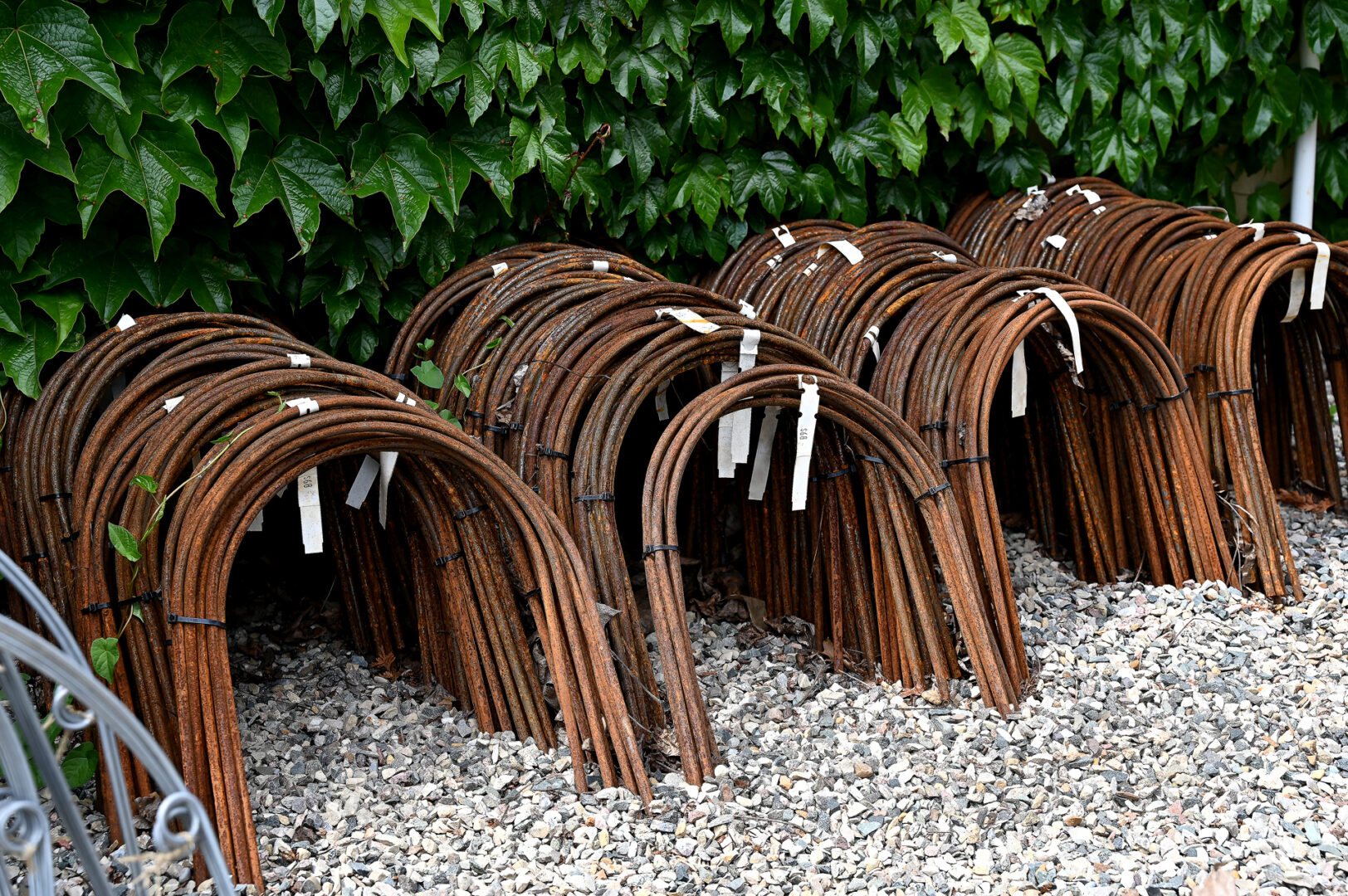 Heavy-Duty 3/8″ Steel Rod Edging Hoops