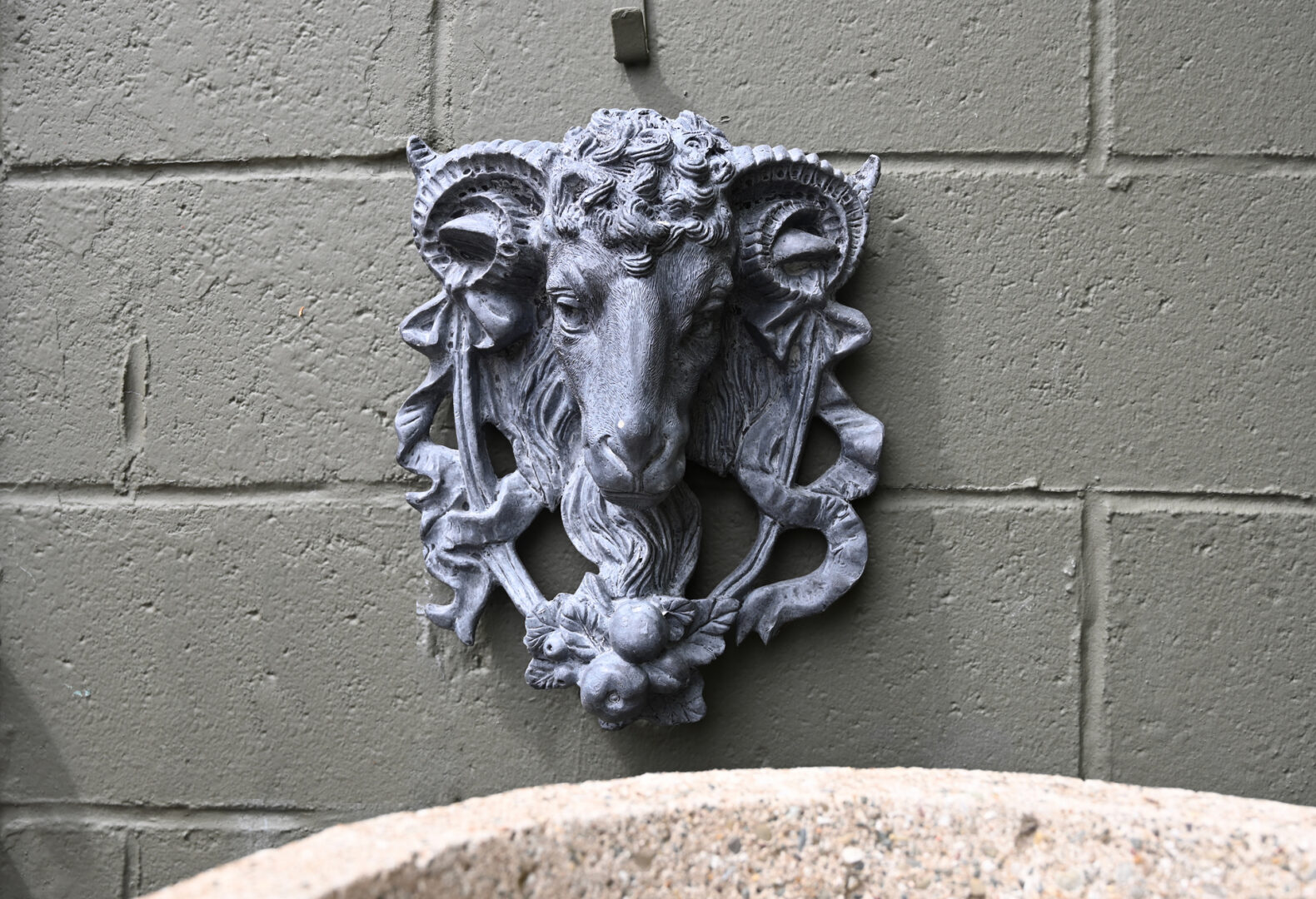 English Lead Rams Head