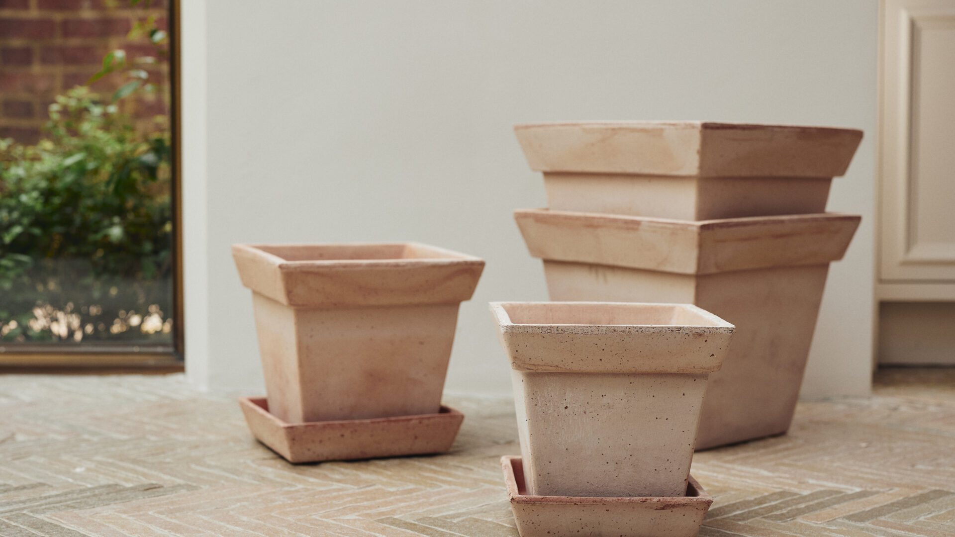 Bergs Potter Gaia - Detroit Garden Works